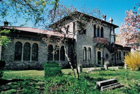 Villa Volont, in stile medievale, costruita nel 1929  da L.Volont.