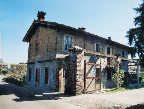 Villetta unifamiliare con orto e giardino.