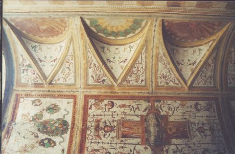 Affreschi dell'androne.